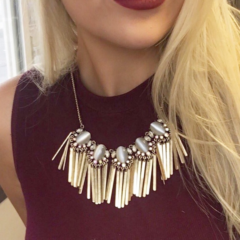 Golden Tassel Fringe Necklace - Picture 3 of 6